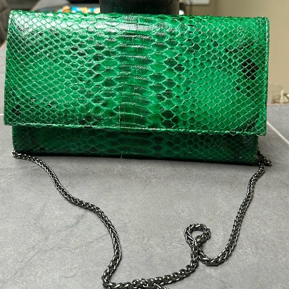 Genuine python green clutch bag. Made in Bali - Picture 2 of 16